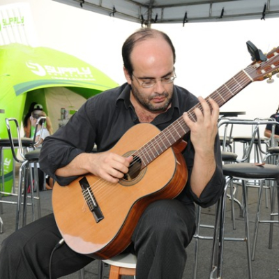 Apresentação Musical com Arnaldo Freire